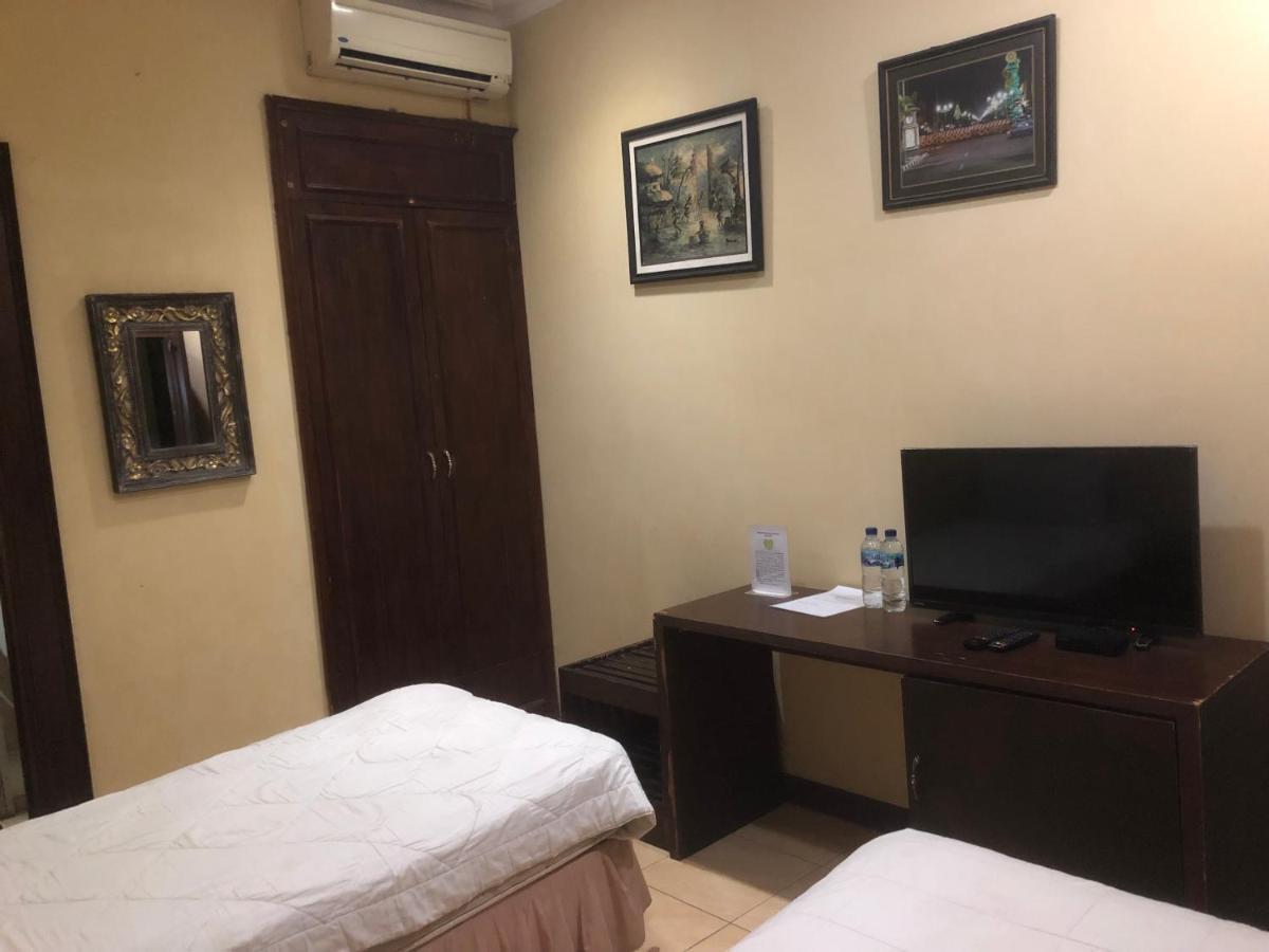 Ndalem Maharani Guest House Yogyakarta Exterior foto